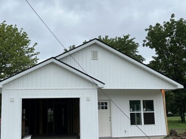 322 W Franklin Street, Duquoin, IL 62832