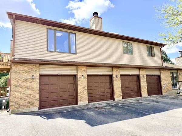 1848 Kerrybrook Court, Unit 1848, Sycamore, IL 60178