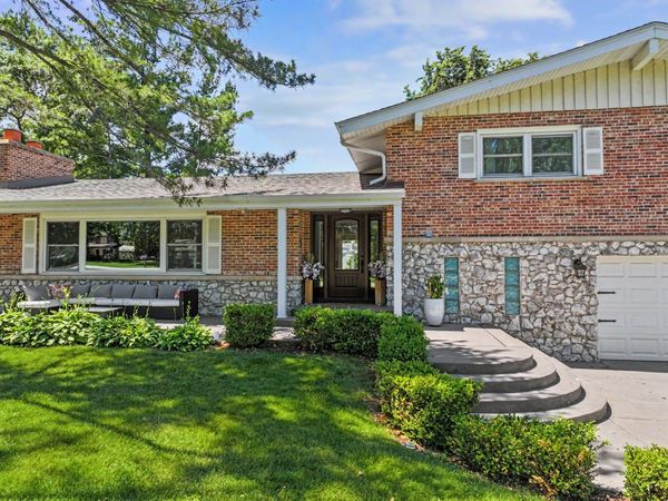 328 Windsor Lane , Inverness, IL 60010