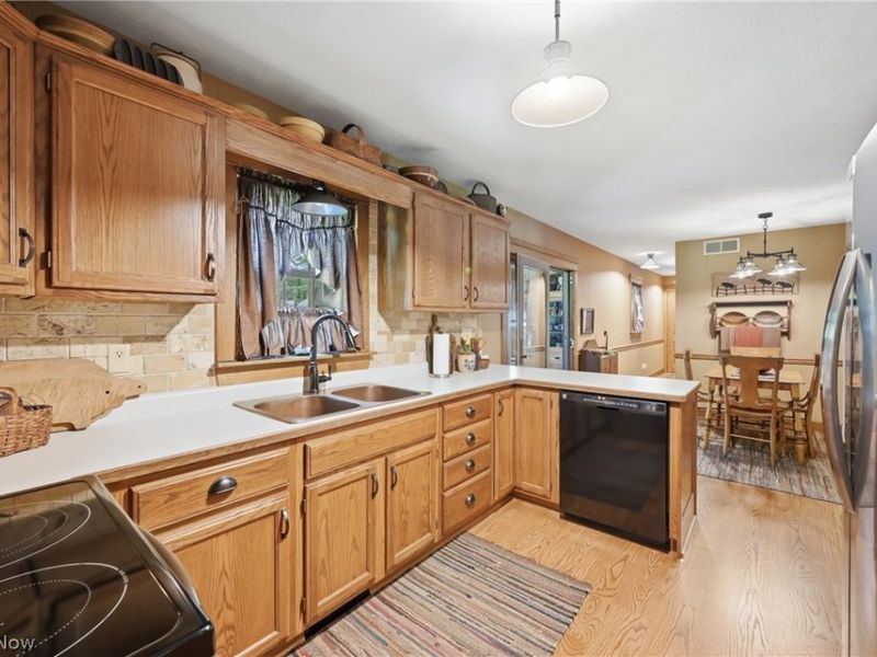 141 Southdale Boulevard, Cortland, OH 44410 Photo 20