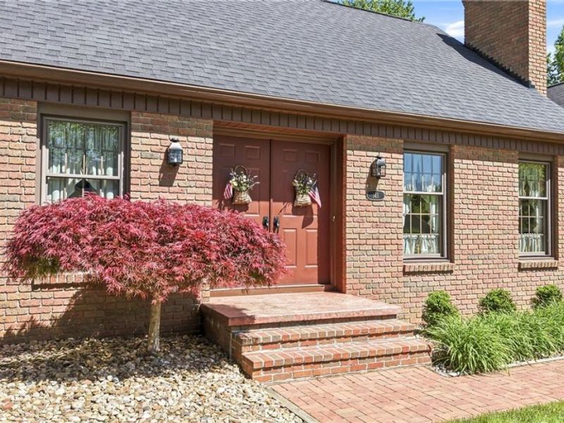 141 Southdale Boulevard, Cortland, OH 44410 Photo 4