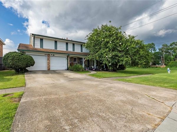 801 GINETTE Drive , Gretna, LA 70056