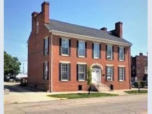 16 N Main Street , London, OH 43140