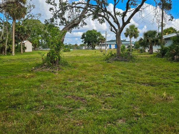 1111 NE Central Avenue, Steinhatchee, FL 32359