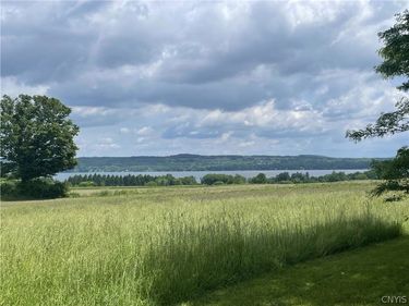 1676 W Lake Road, Skaneateles, NY 13152