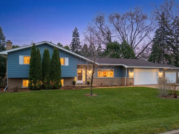 28W075 Aurora Avenue, Naperville, IL 60540