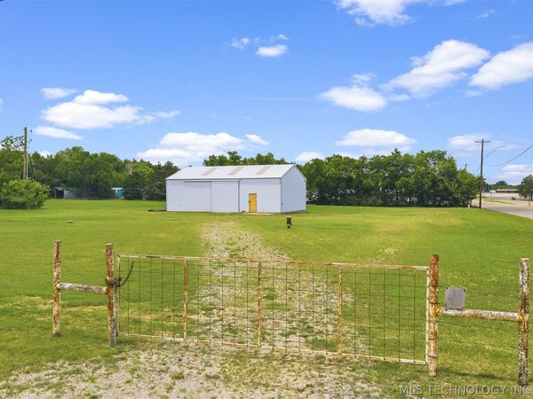14 Cottonwood Street , Lone Grove, OK 73443