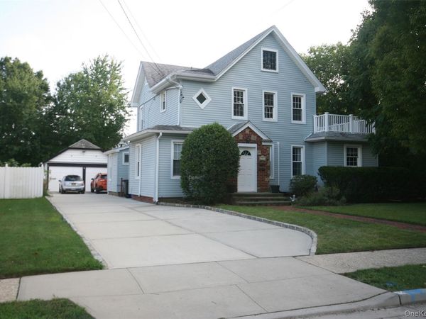 99 Centre Avenue, East Rockaway, NY 11518