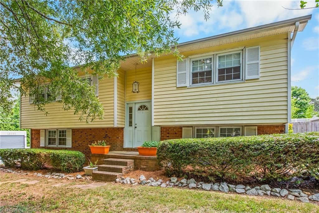 3673 Pine Ridge Drive, Trinity, NC 27370 Main Photo