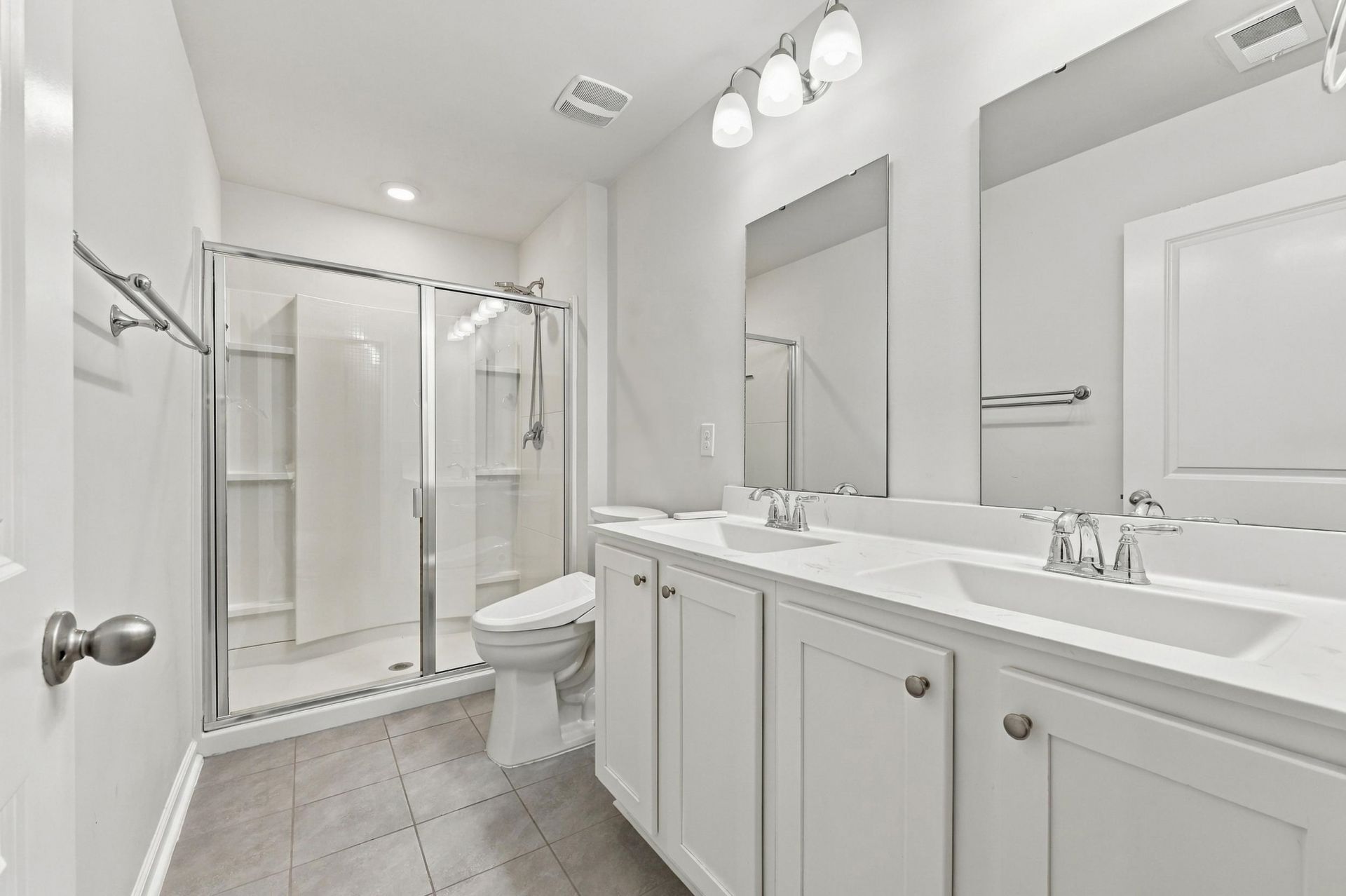 323 Logan St. Photo 11