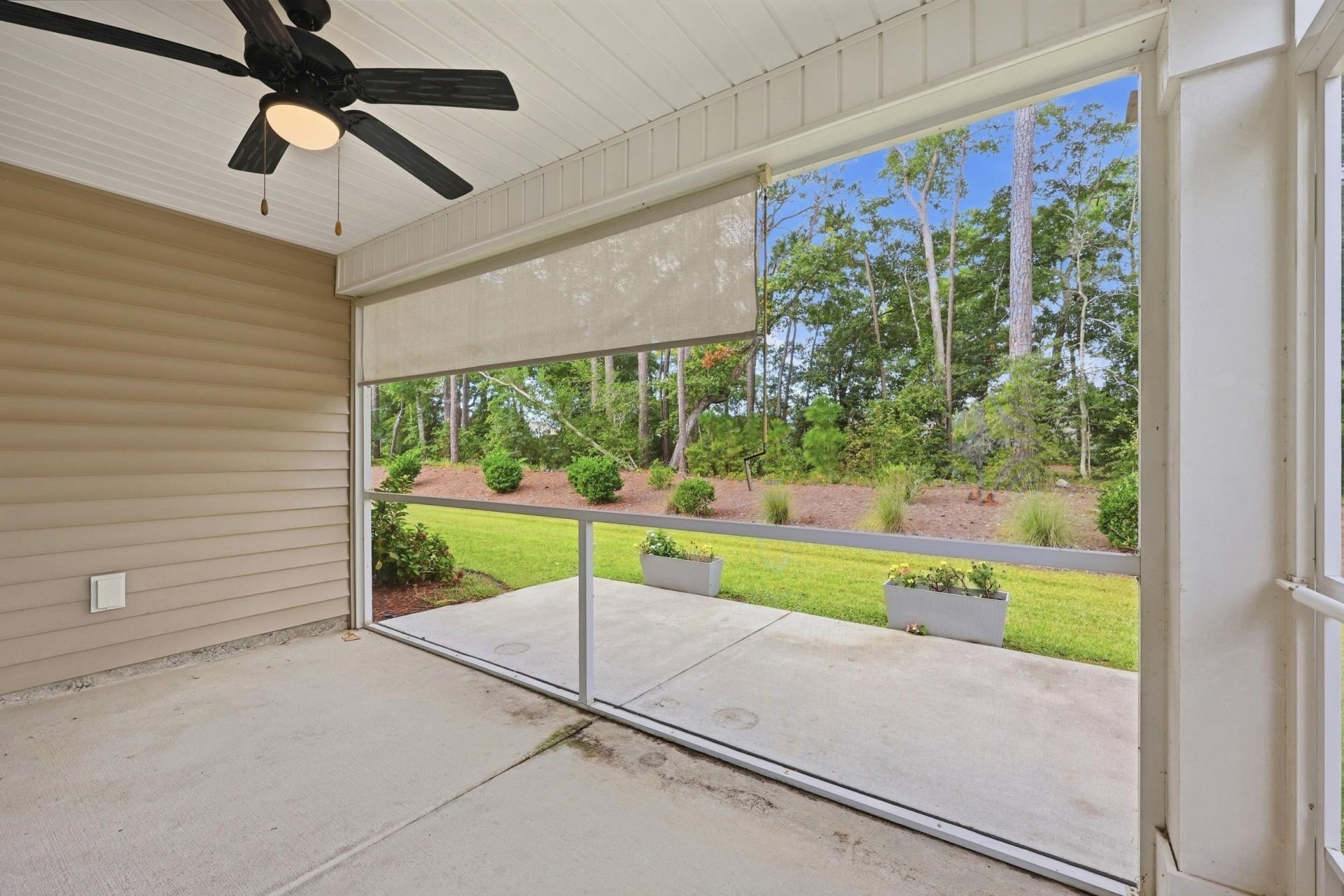 323 Logan St. Photo 30