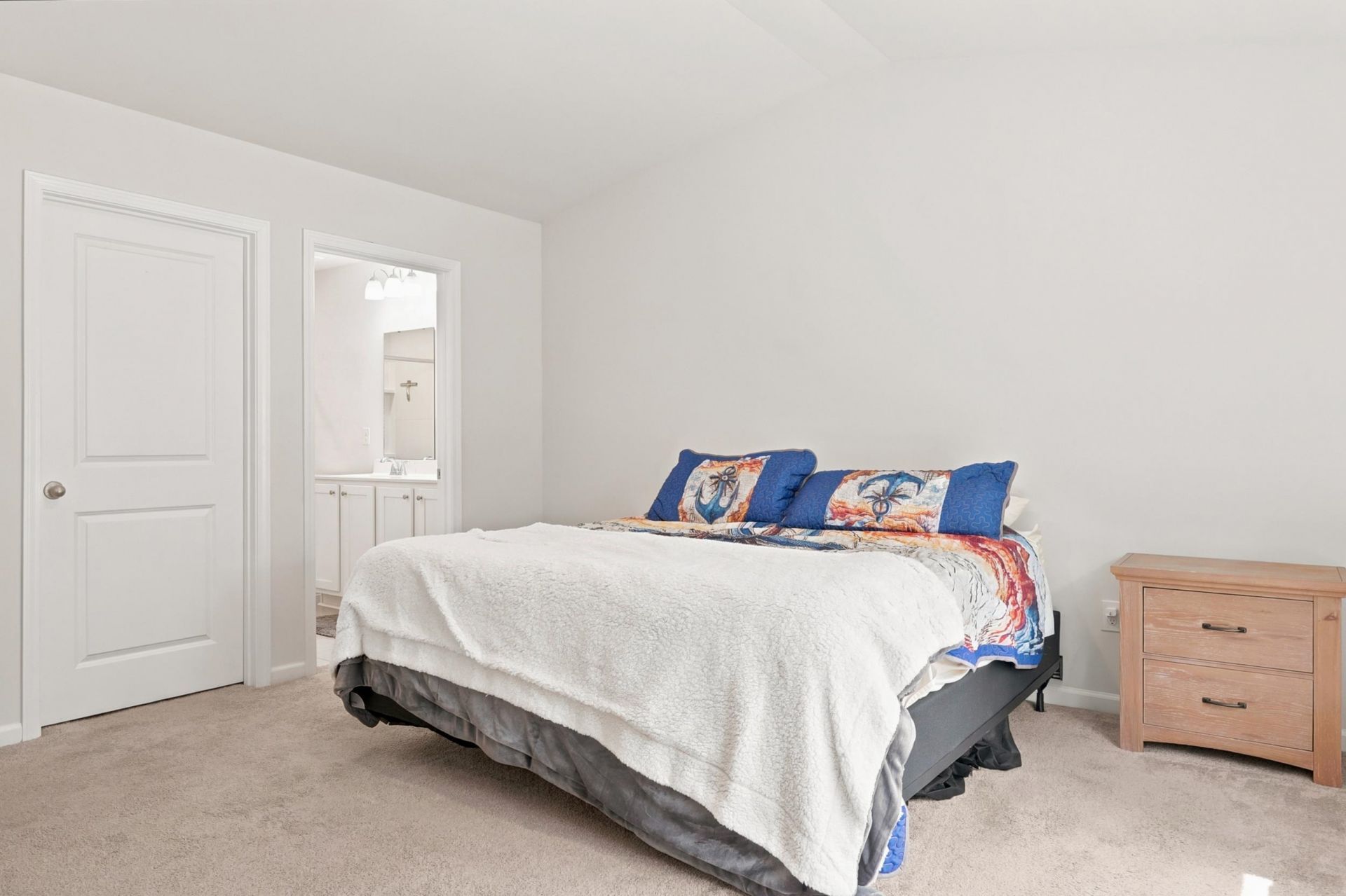 323 Logan St.  Photo 32