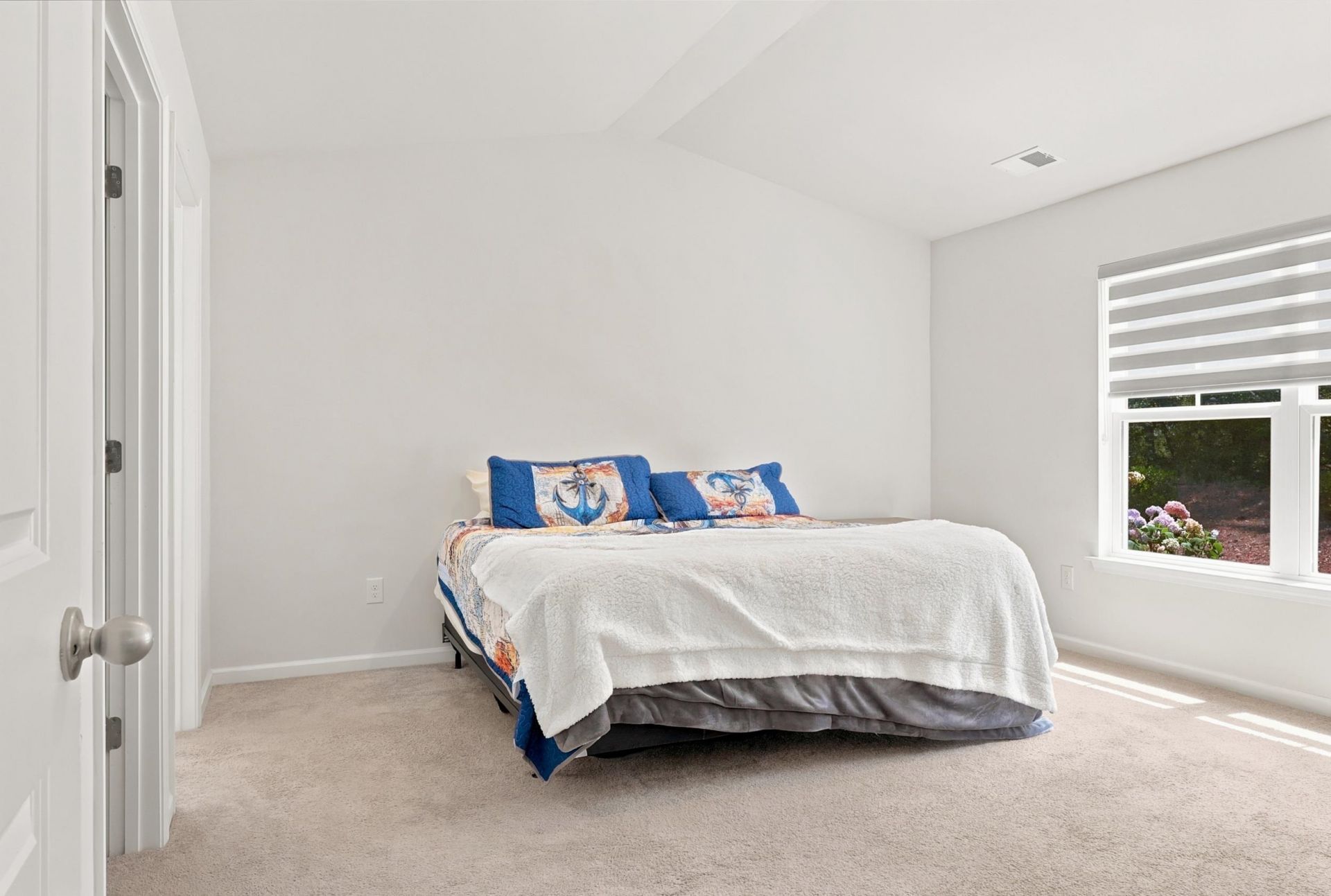 323 Logan St.  Photo 33