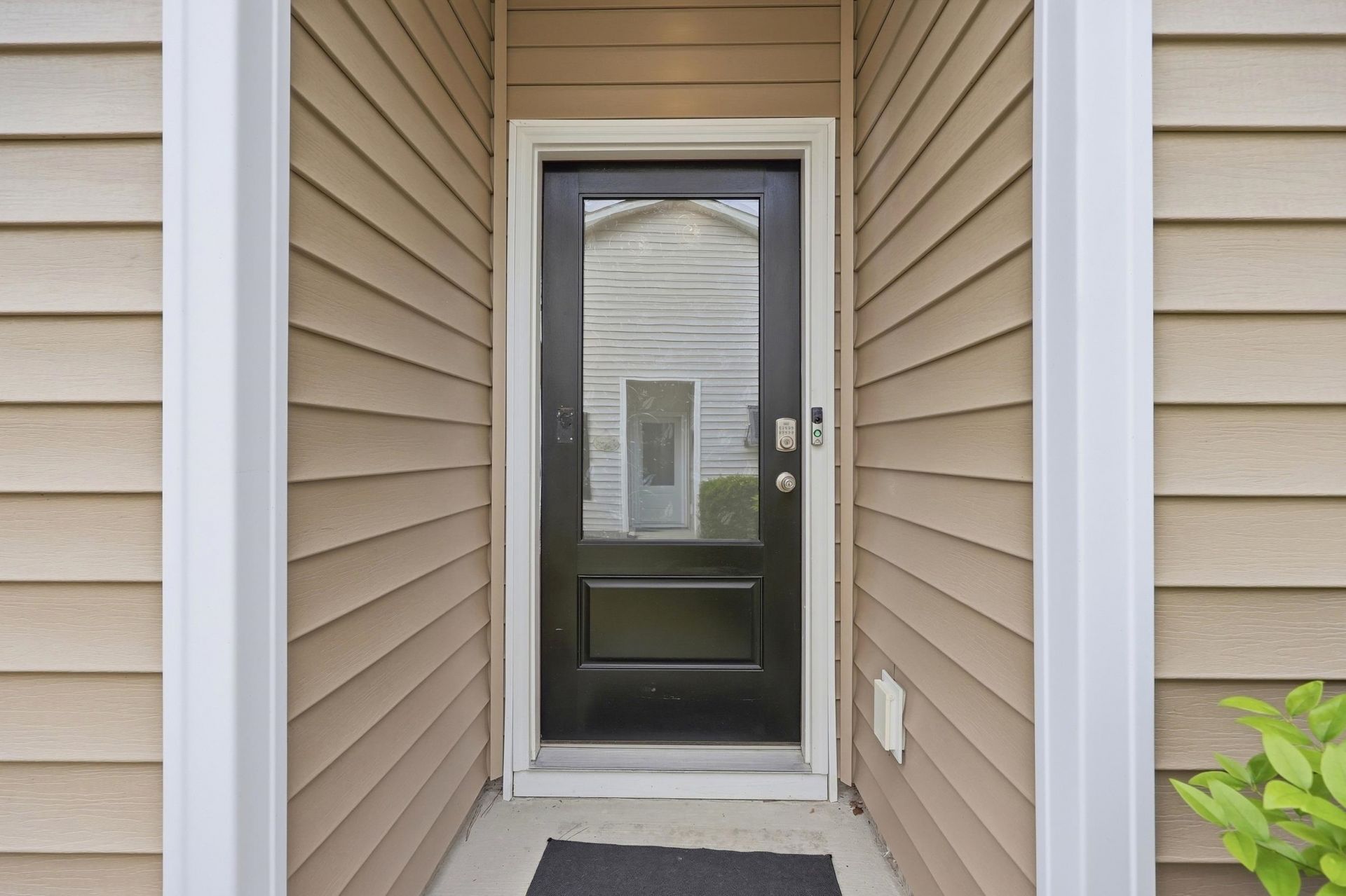 323 Logan St. Photo 34
