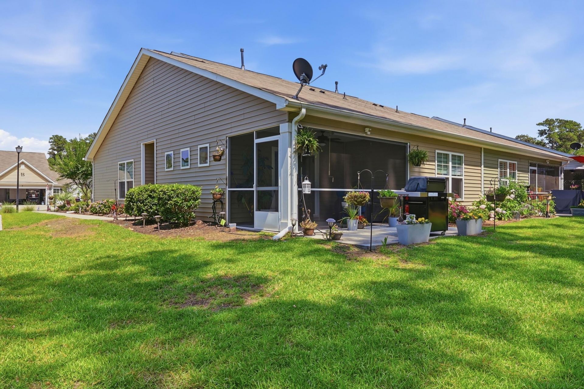 323 Logan St. Photo 35