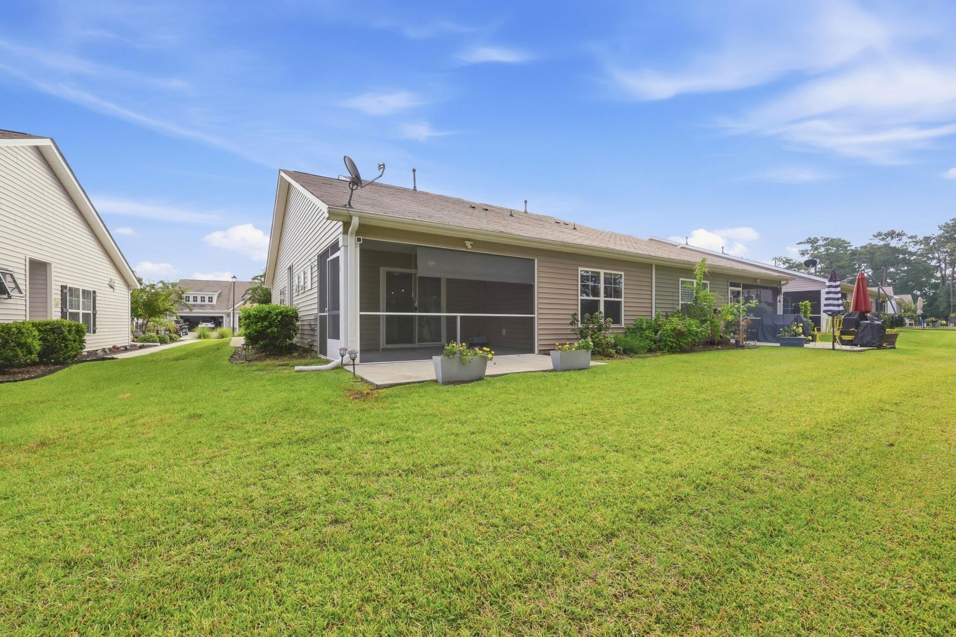 323 Logan St. Photo 39