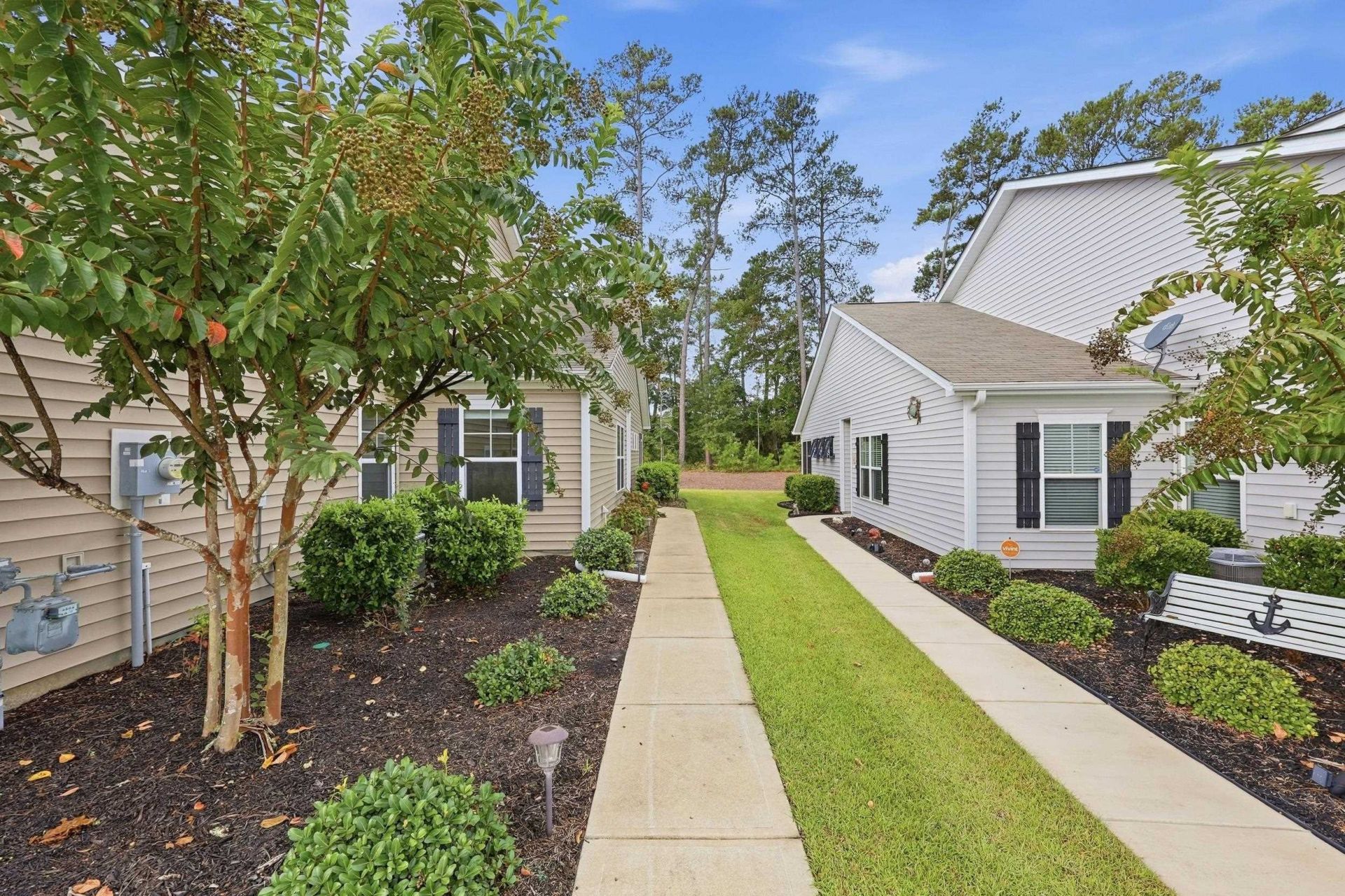 323 Logan St. Photo 41