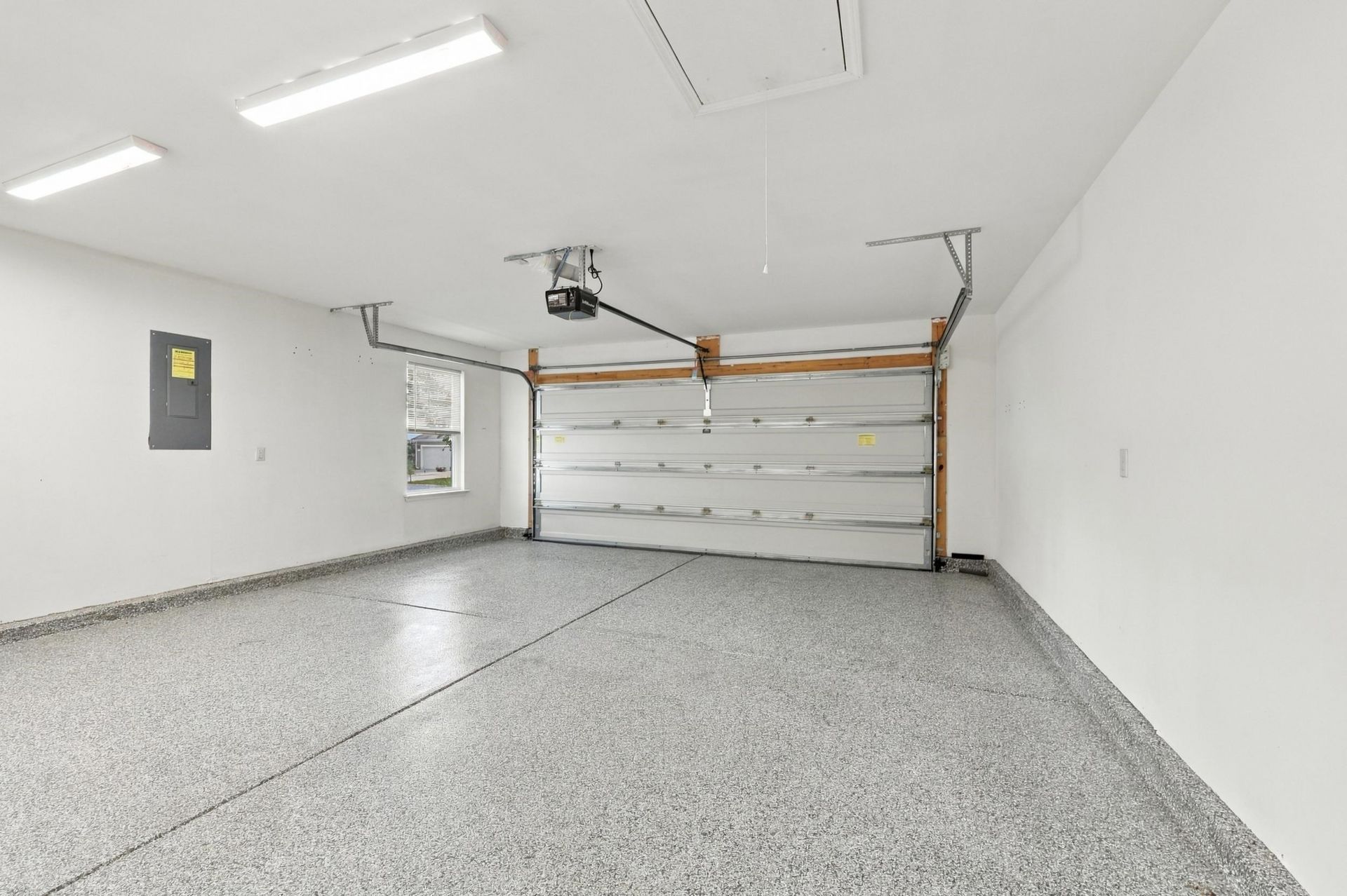 323 Logan St. Photo 42