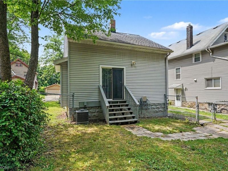 811 E Crosier Street , Akron, OH 44306 Photo 22