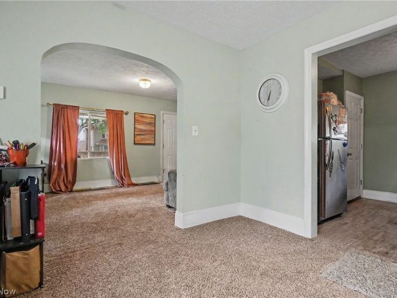 811 E Crosier Street , Akron, OH 44306 Photo 7