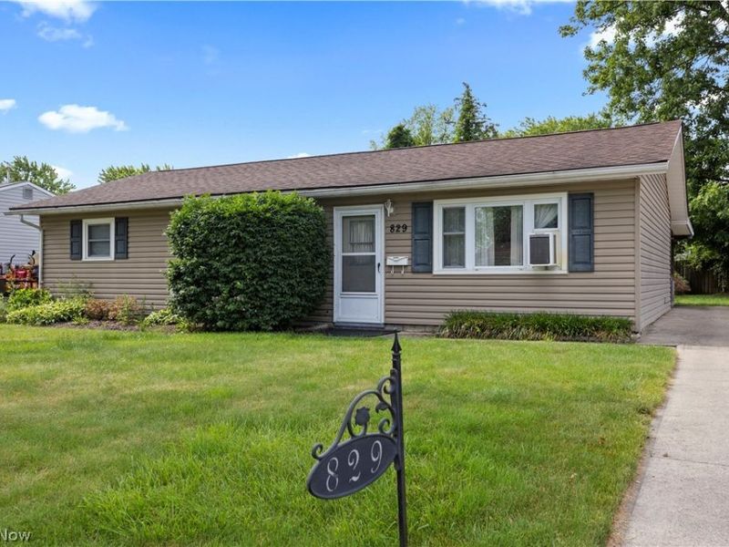 829 Delaware Avenue , Elyria, OH 44035 Photo 1