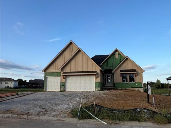 2335 Foxtail Drive, Kearney, MO 64060