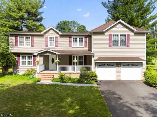 10 Jean Dr, Montville, NJ 07082