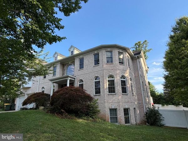 6529 FAIRLAWN DRIVE , MCLEAN, VA 22101