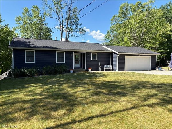 2396 Plum Creek Drive, Roaming Shores, OH 44084