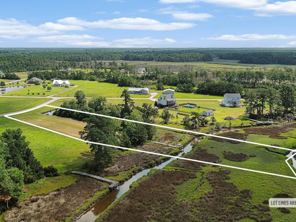 303 Orchard Circle , Newport, NC 28570