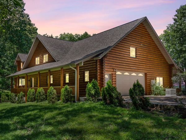 37 Wild Horse Lane , Galena, MO 65656