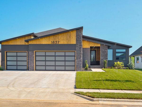 1837 E Skyline Avenue, Ozark, MO 65721