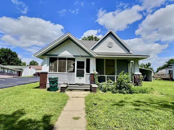 613 6th Street , Monett, MO 65708