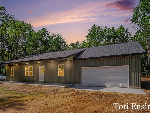 19828 Yankee Road, Howard City, MI 49329