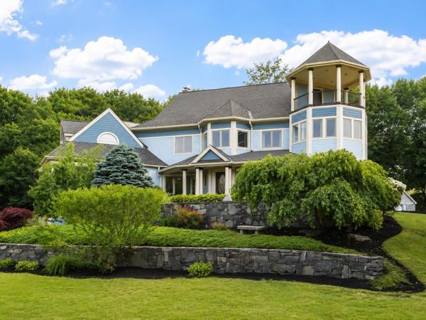 258 Hill St, Leominster, MA 01453