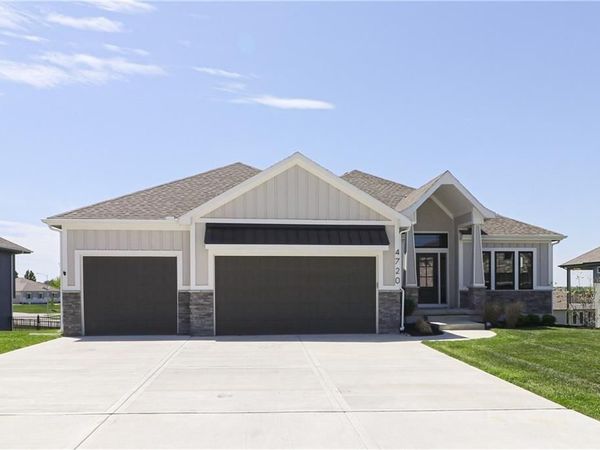 4720 NE Freehold Drive, Lee's Summit, MO 64064