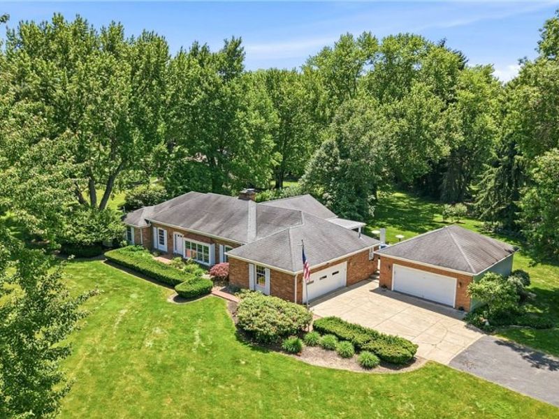 65 Redfern Drive , Youngstown, OH 44505 Photo 4