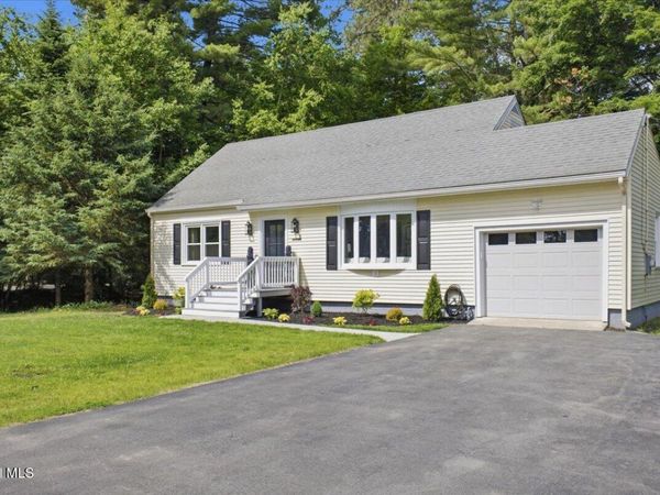 31 Arbutus Drive, Queensbury, NY 12804