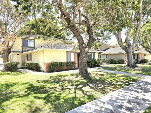 718 W Hemlock Street, Port Hueneme, CA 93041