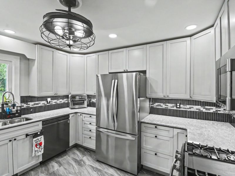 449 Uhler Avenue , Marion, OH 43302 Photo 6