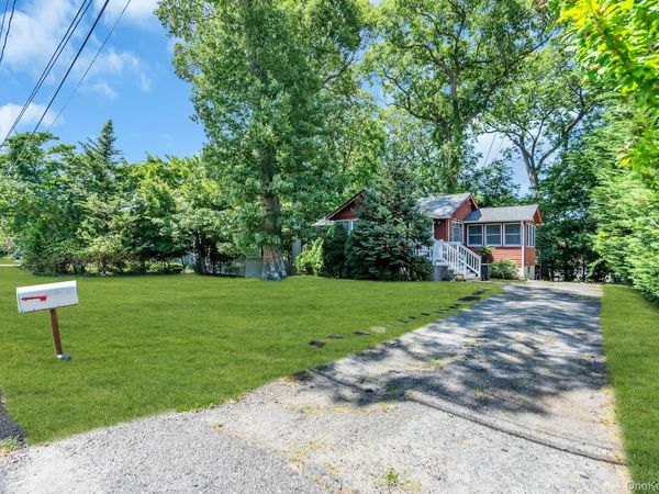 33 Cedar Drive, Miller Place, NY 11764