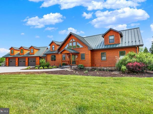 2002 TANEYTOWN ROAD , GETTYSBURG, PA 17325