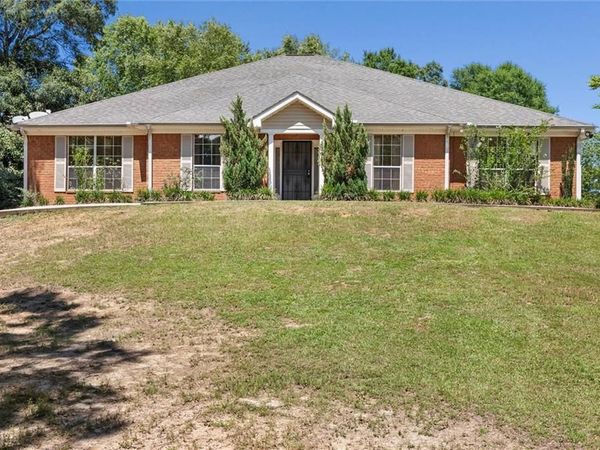 8992 Celeste Oaks Court N, Saraland, AL 36571
