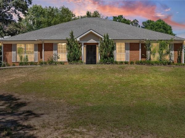 8992 Celeste Oaks Court N, Saraland, AL 36571