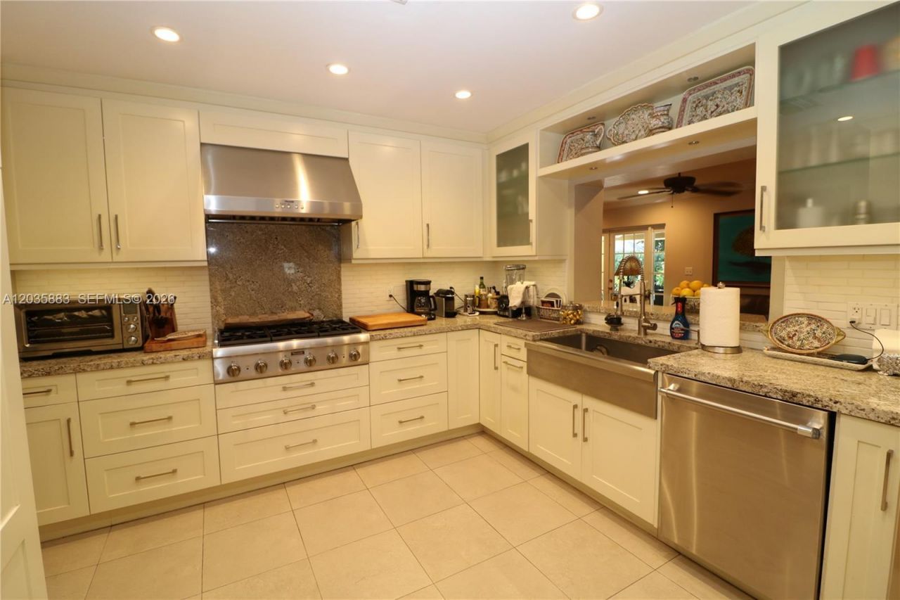 6160 SW 84th St, South Miami, FL 33143 Photo
