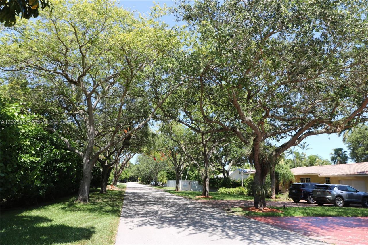 6160 SW 84th St, South Miami, FL 33143 Photo