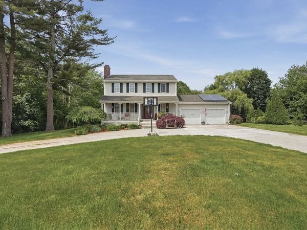 1527 Main Street, Acushnet, MA 02743