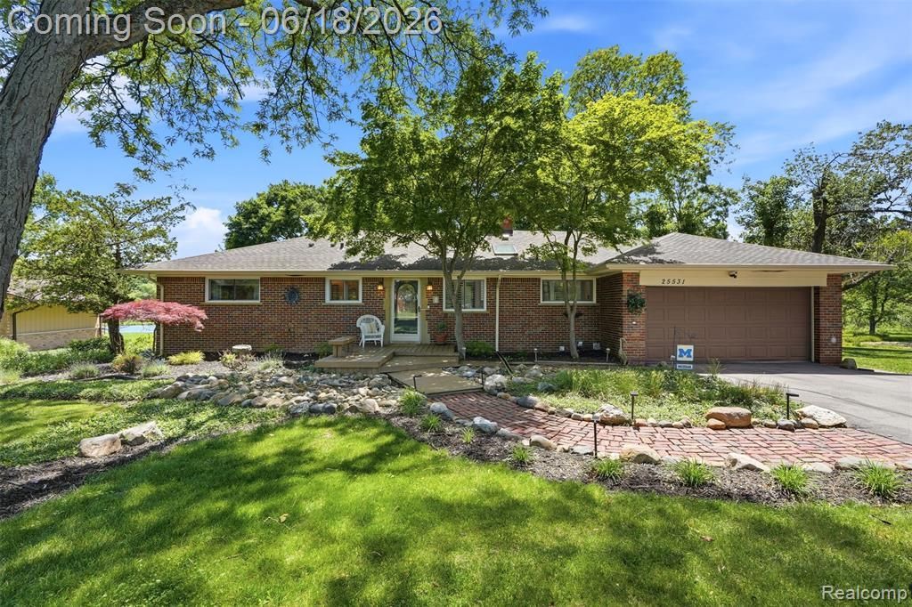 25531 Crystal Spring Court , Farmington Hills, MI 48336 Main Photo