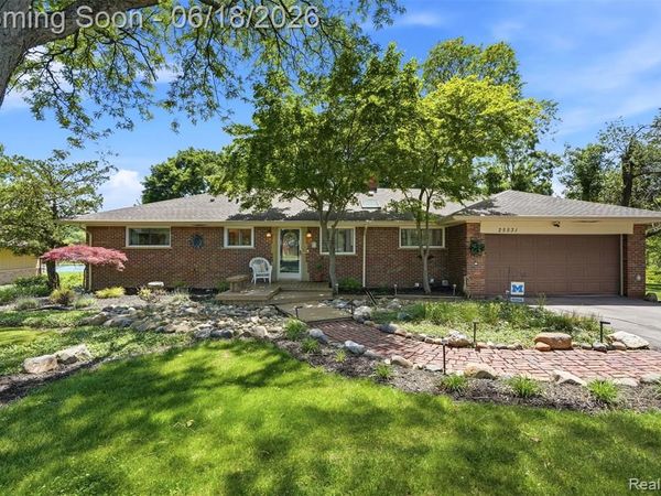 25531 Crystal Spring Court, Farmington Hills, MI 48336