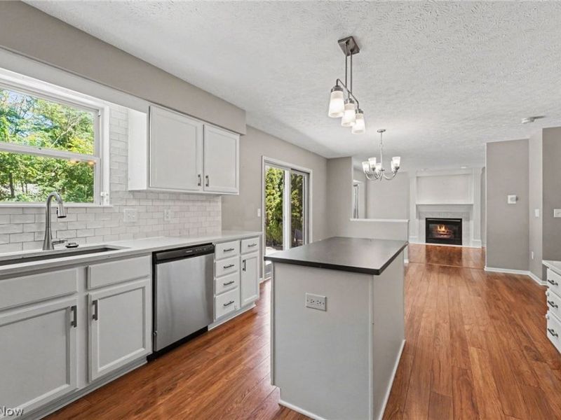 1023 Coopers Run, Amherst, OH 44001 Photo 11